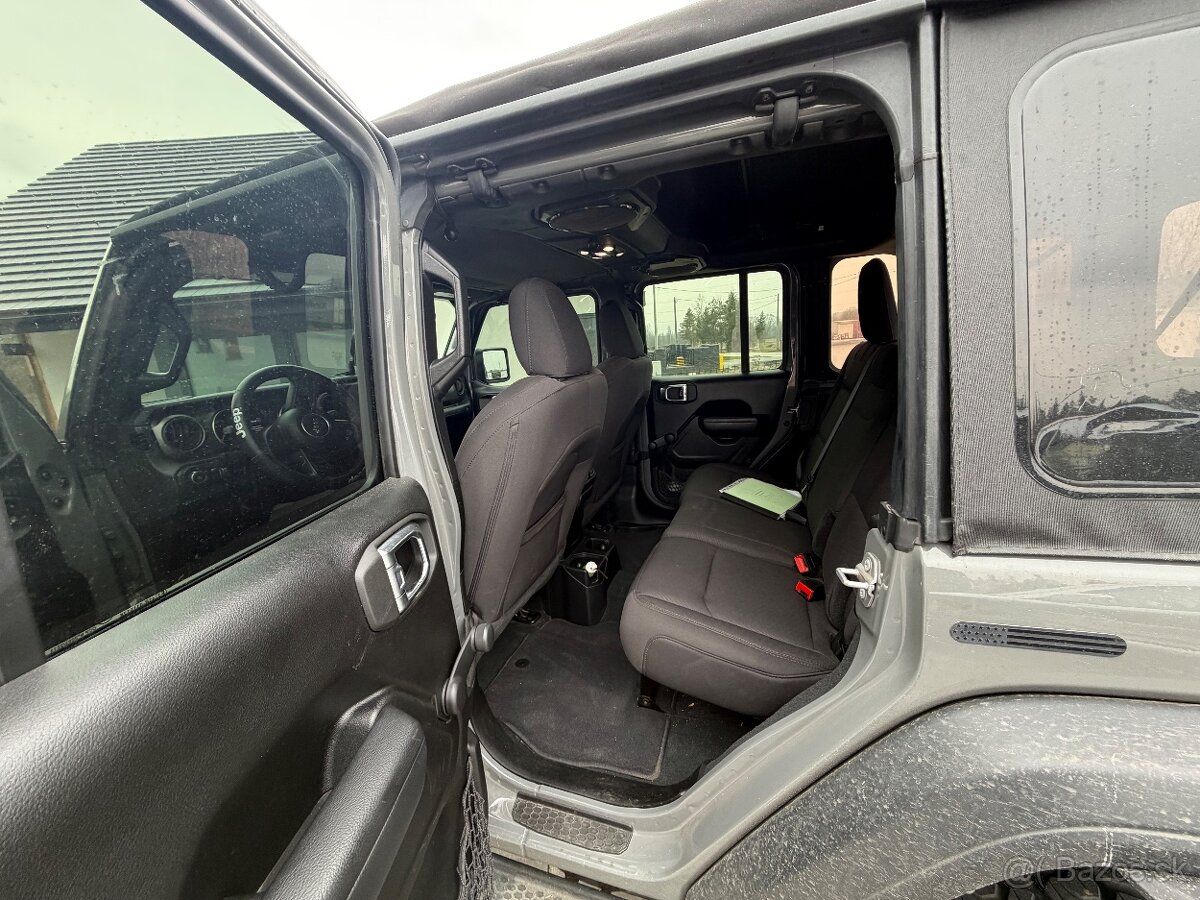 Jeep Wrangler - 13
