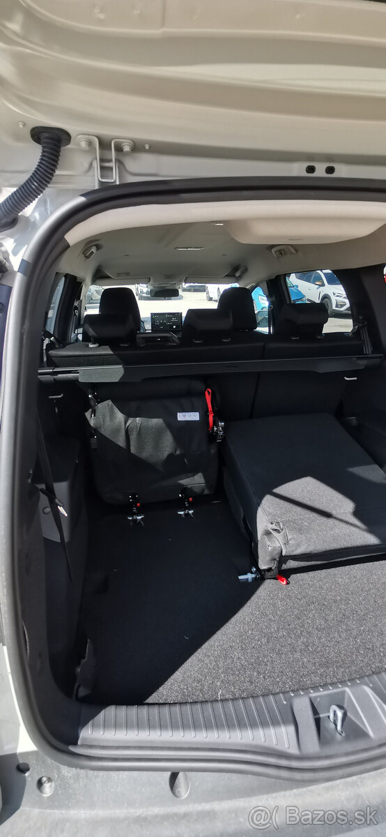 Dacia Jogger 1.0 TCe 110k Expression 7 miest - 13