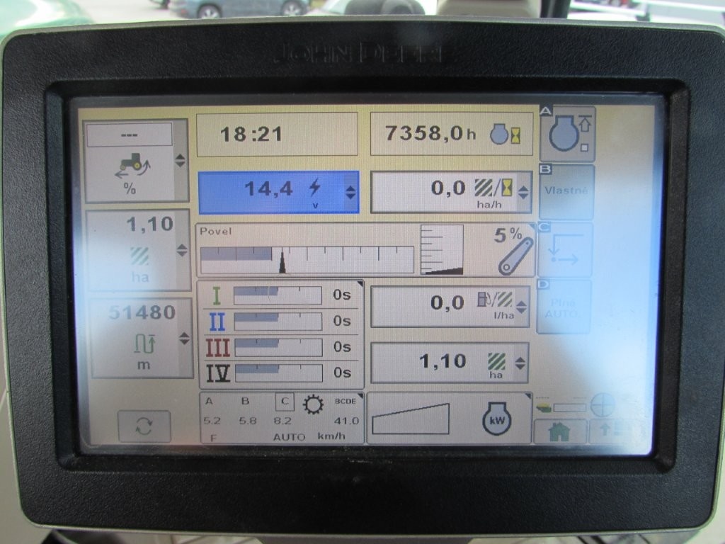JOHN DEERE 7230R - 13