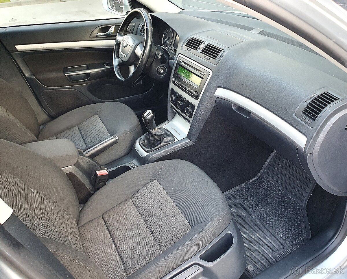 Škoda Octavia Combi 1.6 TDI CR DPF Ambiente - 13