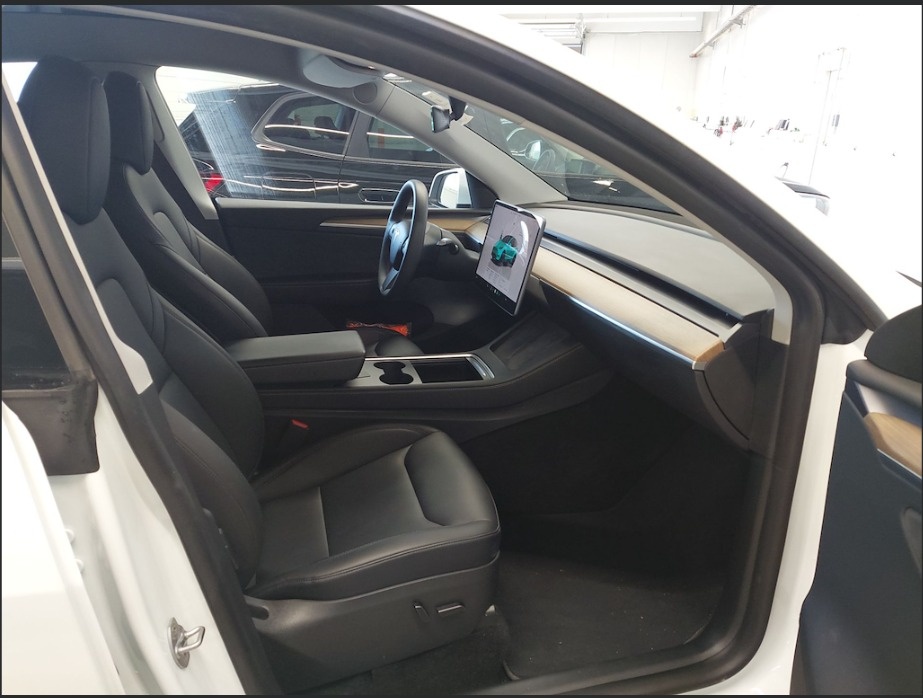 Tesla Model Y 2023 LR SoH 92 % / servis 5 ročná záruka / - 13