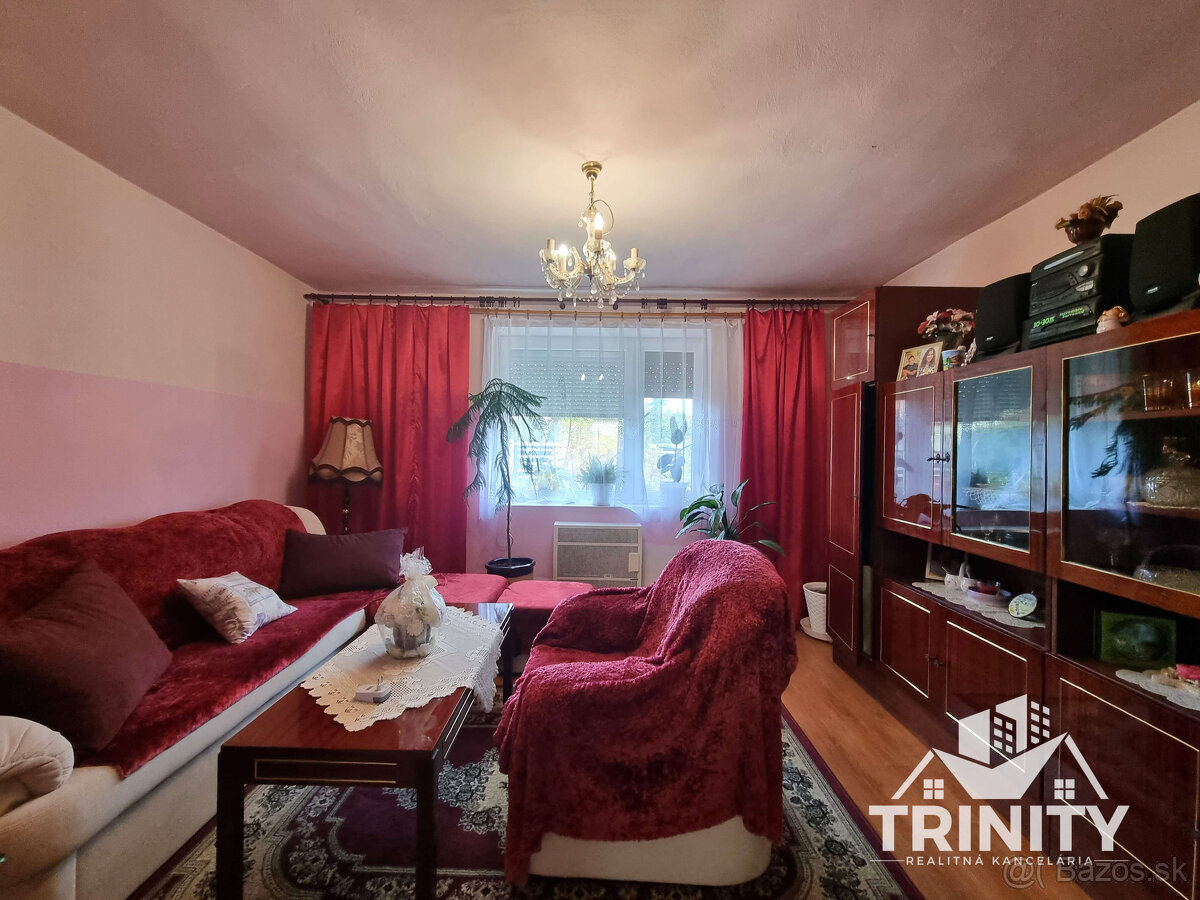 Výhradne - Na predaj tehlový 4-izbový rodinný dom v obci Kom - 13