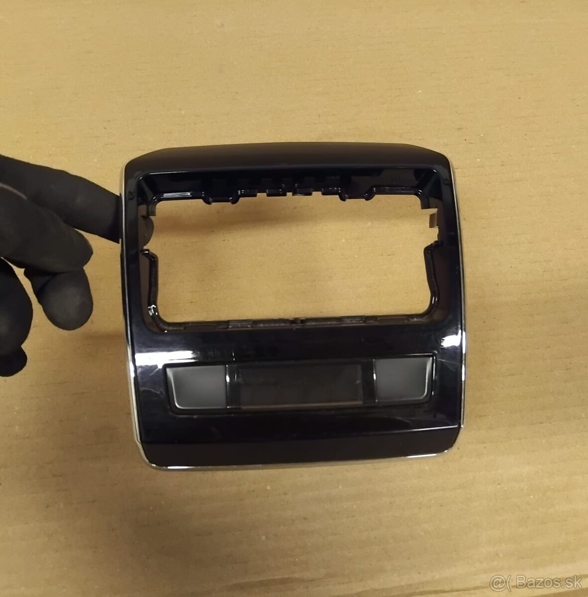 zadný displej, popolník Superb 3 - 13