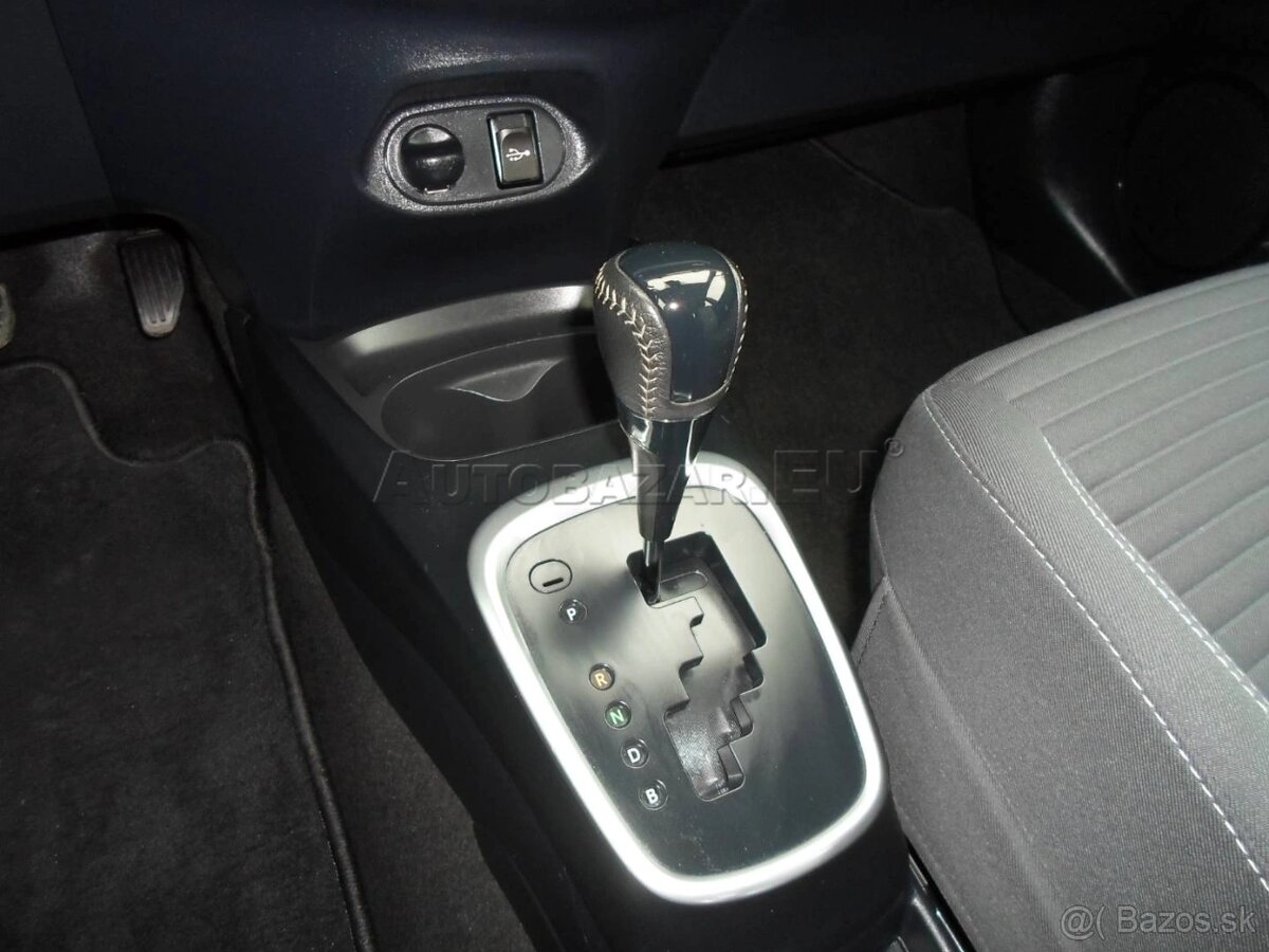 Toyota Yaris 1.5 Hybrid Active e-CVT - 13