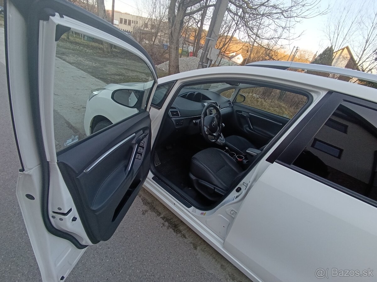 Toyota Verso 2,2 D-CAT - 13