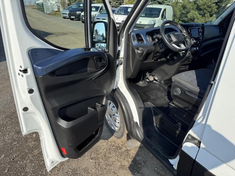 Prodám Iveco Daily 35S160,6míst,MAXI,10/2021,DPH - 13
