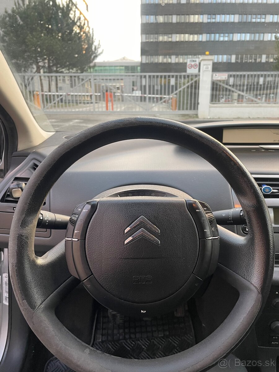 Citroën C4 Hatchback 1.4 16V - 13