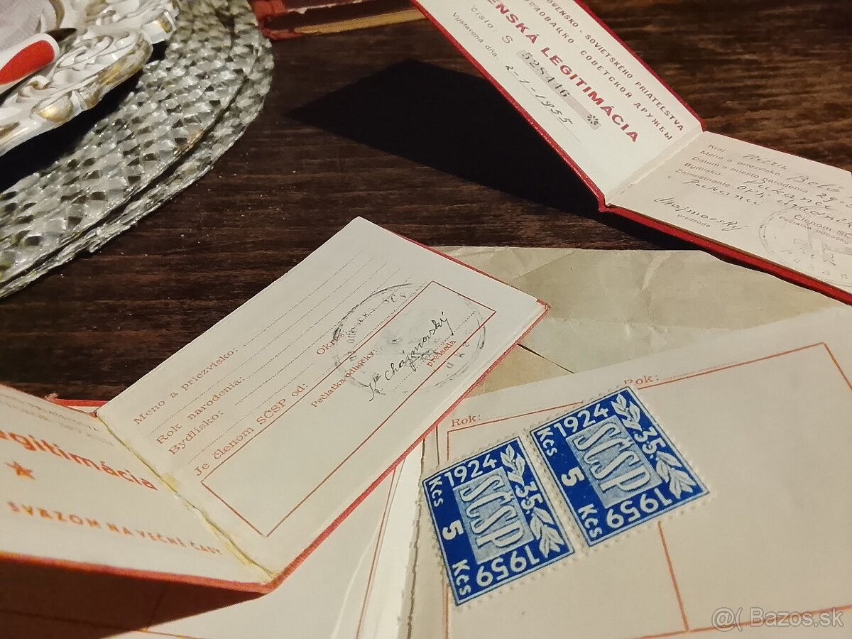 kniha, brožúra a legitimácia - 13