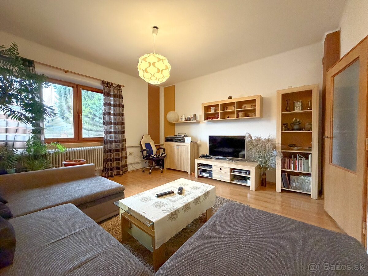 Príjemný rodinný dom v dobrej lokalite s veľkým dvorom - 13