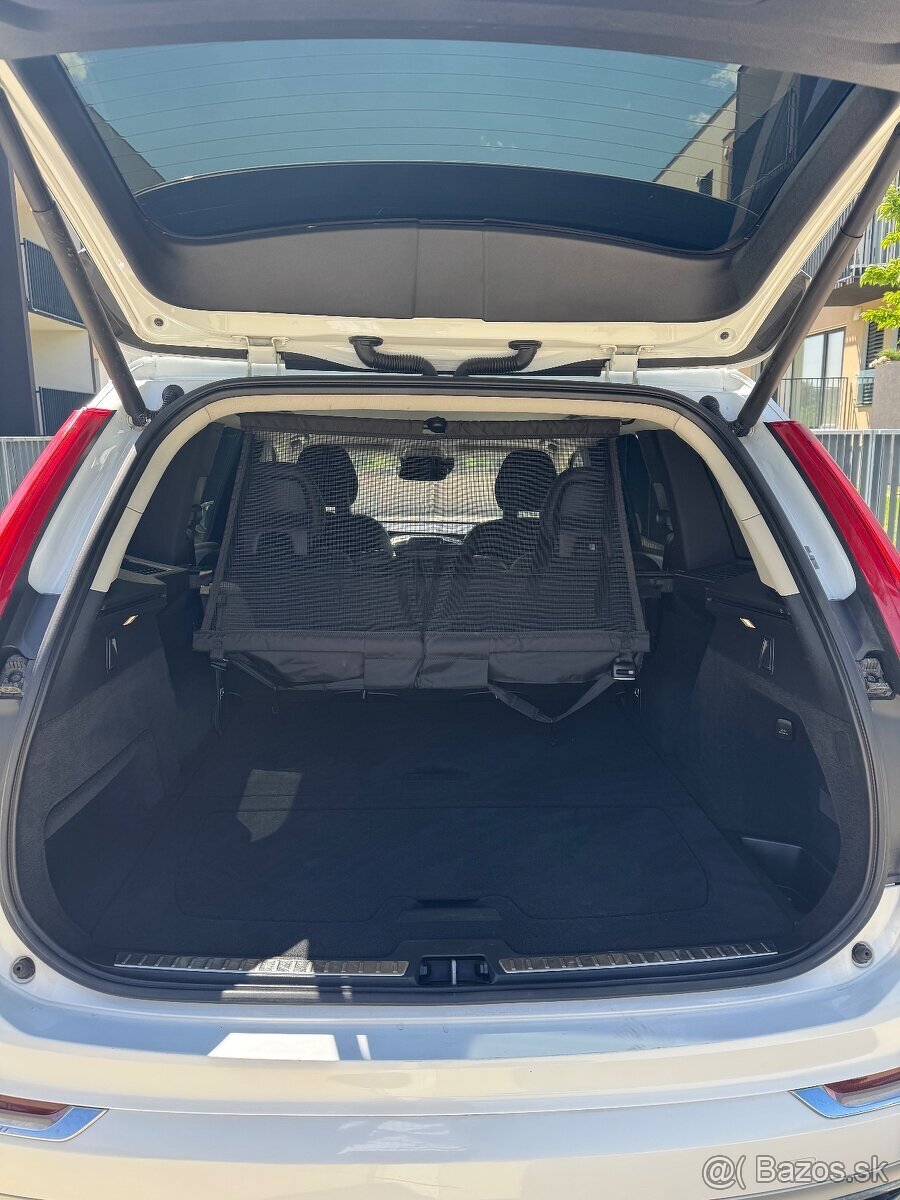 Volvo XC90 2.0 235 kW •Benzín• Automat - 13