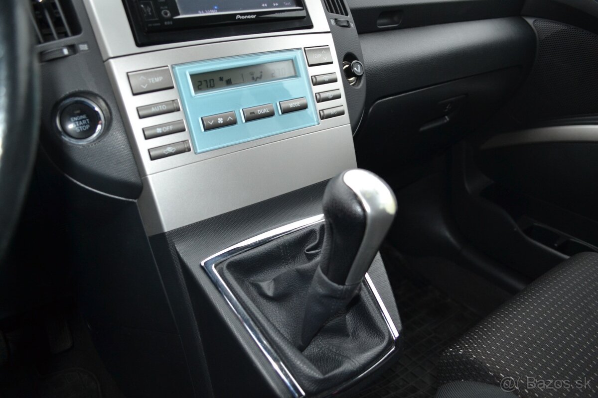 Toyota Corolla Verso 1.8 VVTi 7-miestne - 13