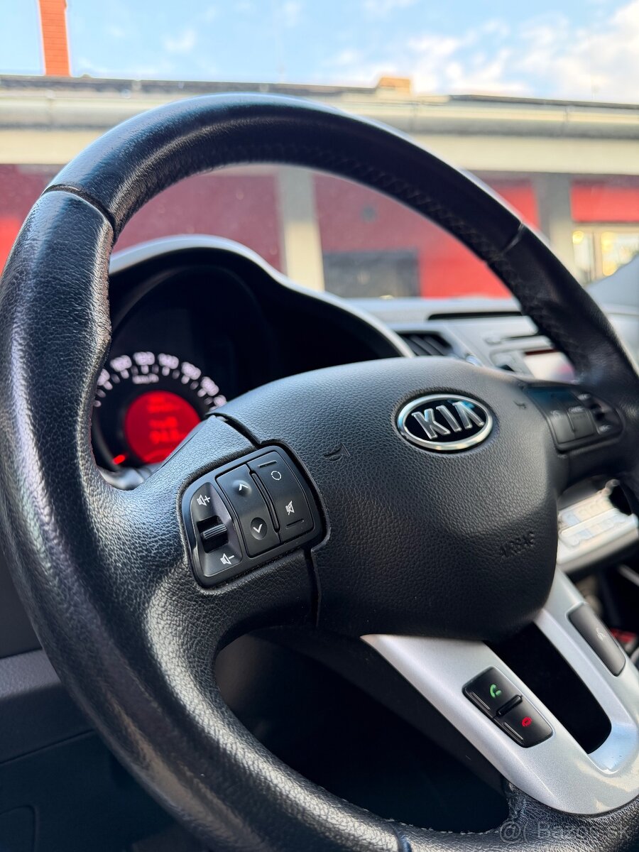 KIA Sportage 2.0 CRDi 4x4 - 13