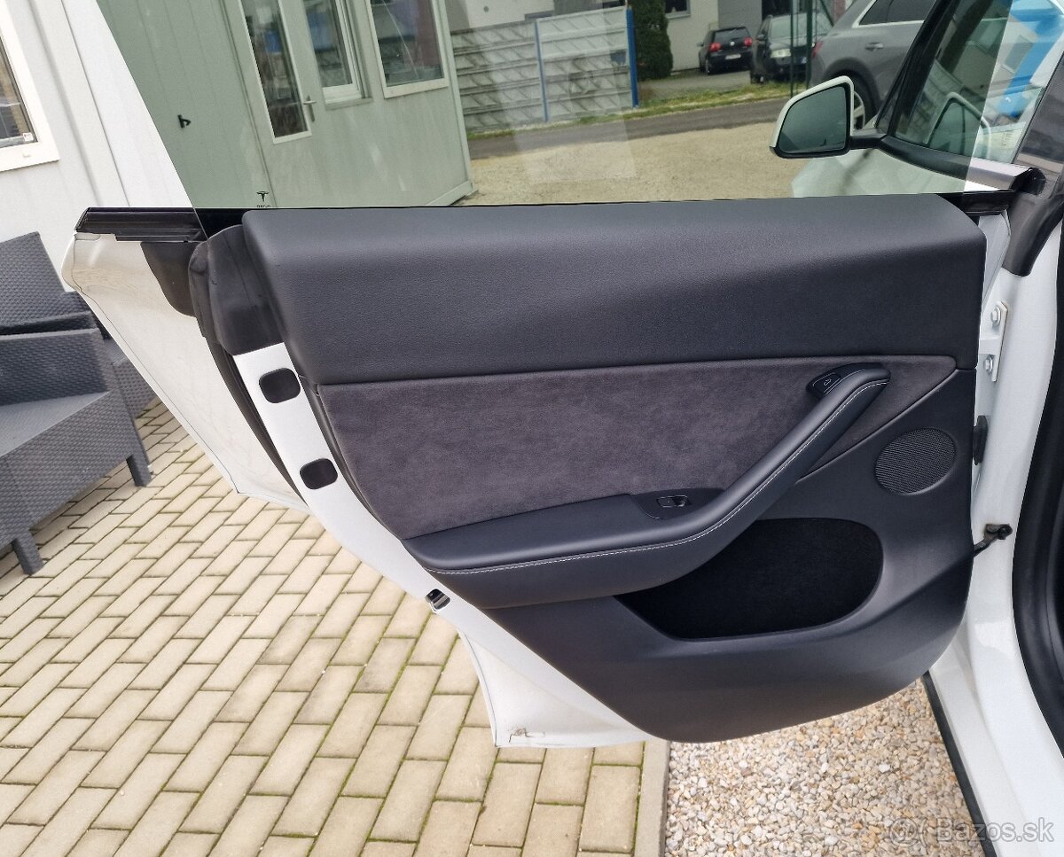 TESLA MODEL Y DUAL MOTOR LONG RANGE AWD - 13