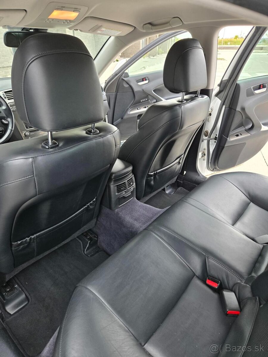 Lexus IS250 A/T - 13