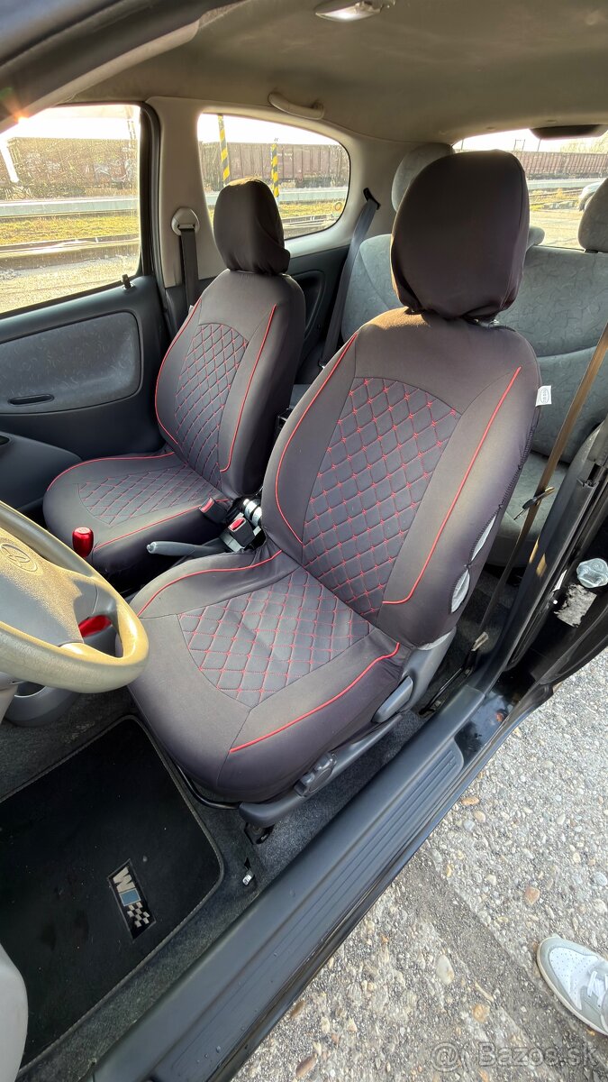 Toyota yaris 1.0 VVTi - 13