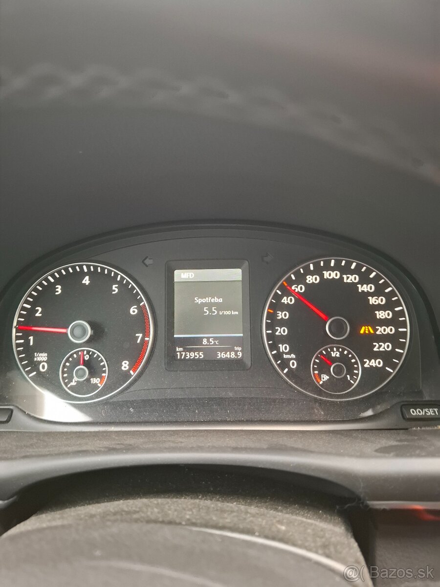 Predám Volkswagen Touran 1,4 TSI Highline - 13