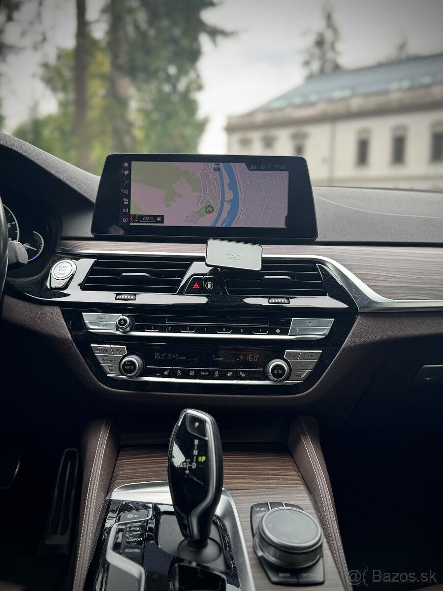 BMW 540i xDrive M-Packet - 13