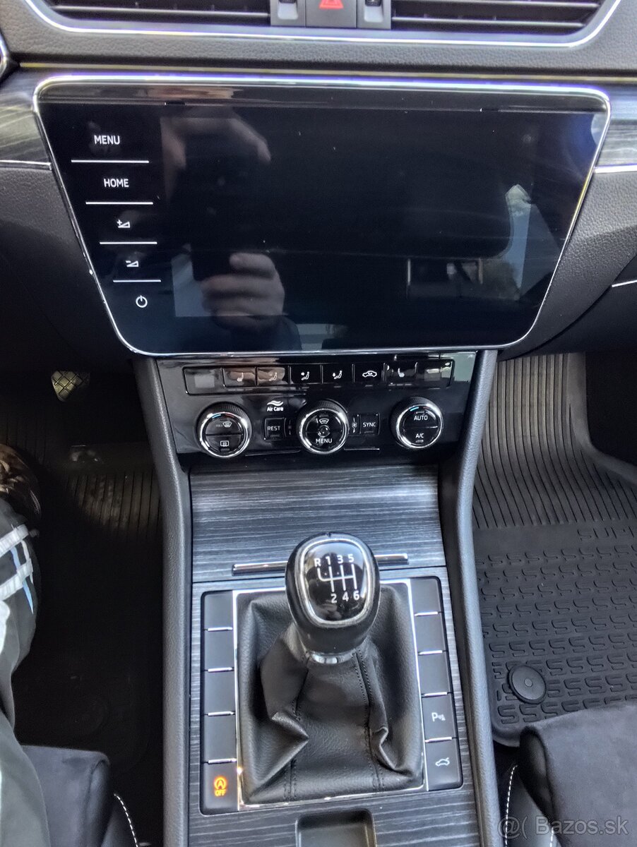 Škoda Superb combi 2.0 TDI STYLE ročník 2023 - 13