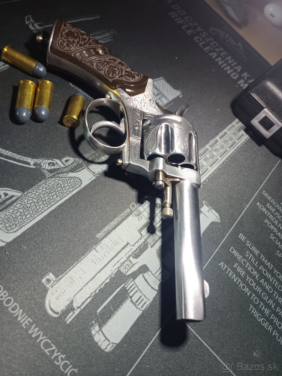 Predám historický revolver cal.44 - 13