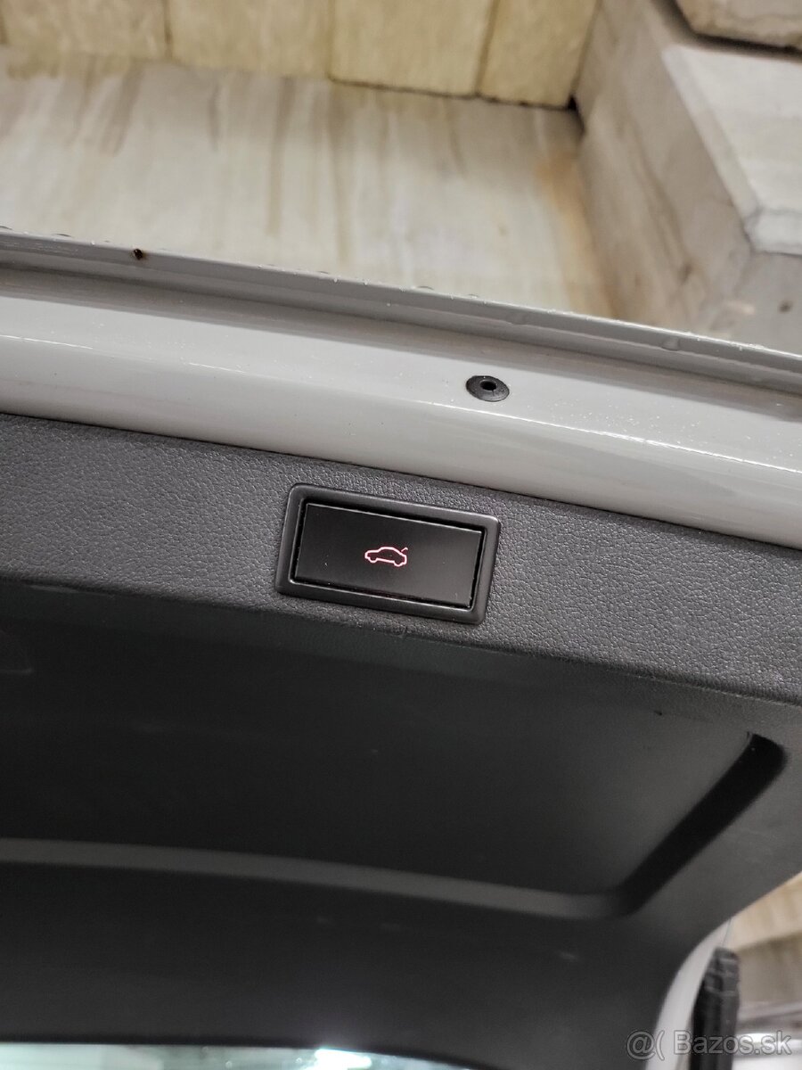 Škoda Octavia Combi 2.0 TSI 245k RS DSG
- 13