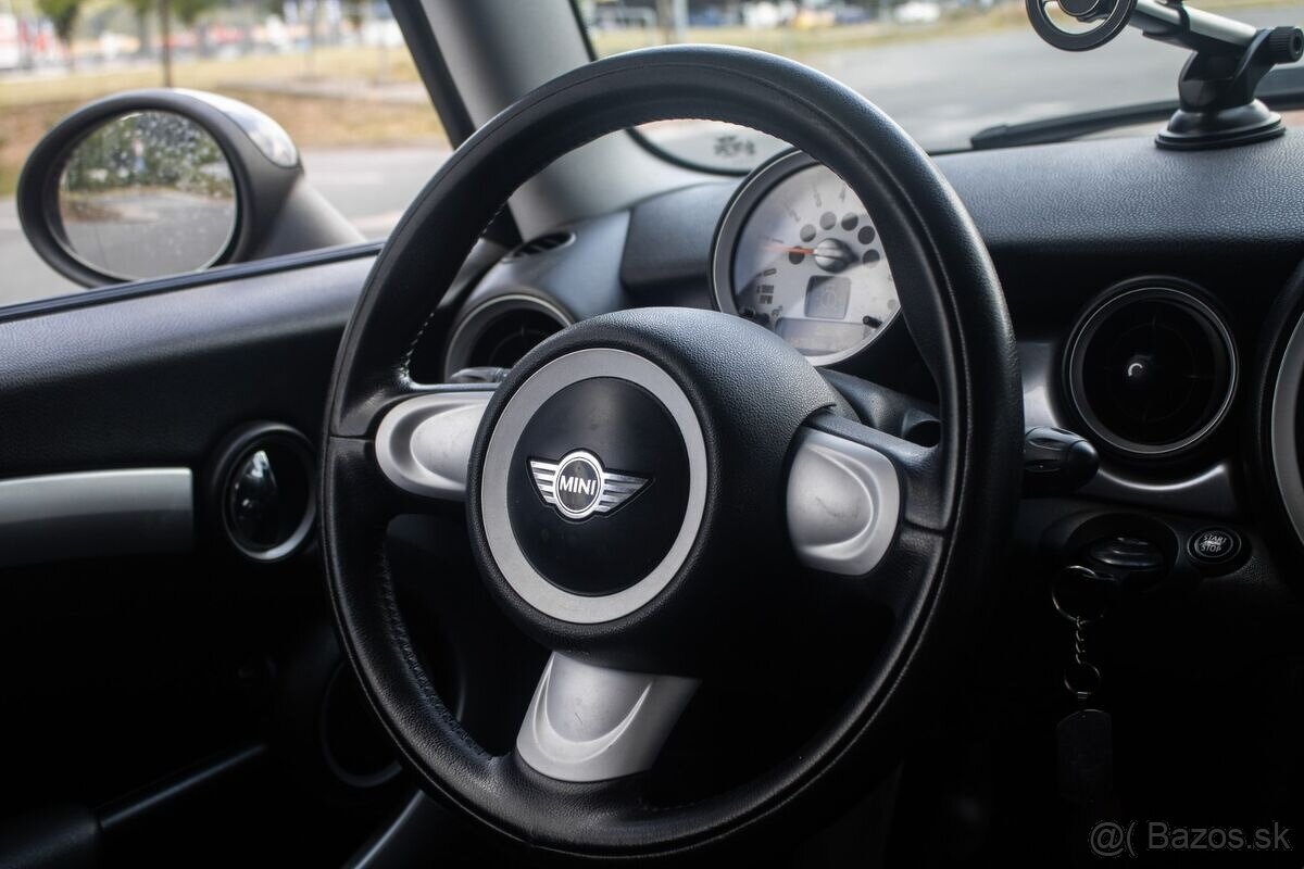 Mini Cooper 1.6 88kW (2007) - 13