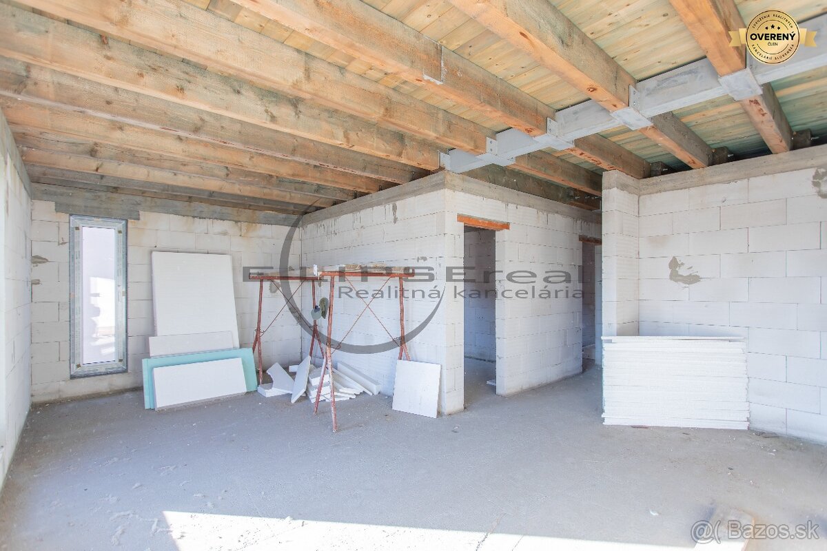 NA PREDAJ polyfunkčná budova v centre obce Veľké Leváre - 13
