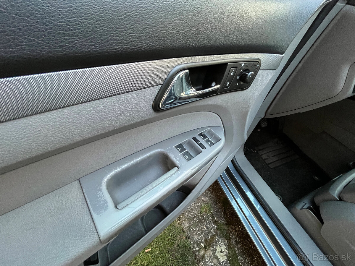 Volkswagen Touran - 13