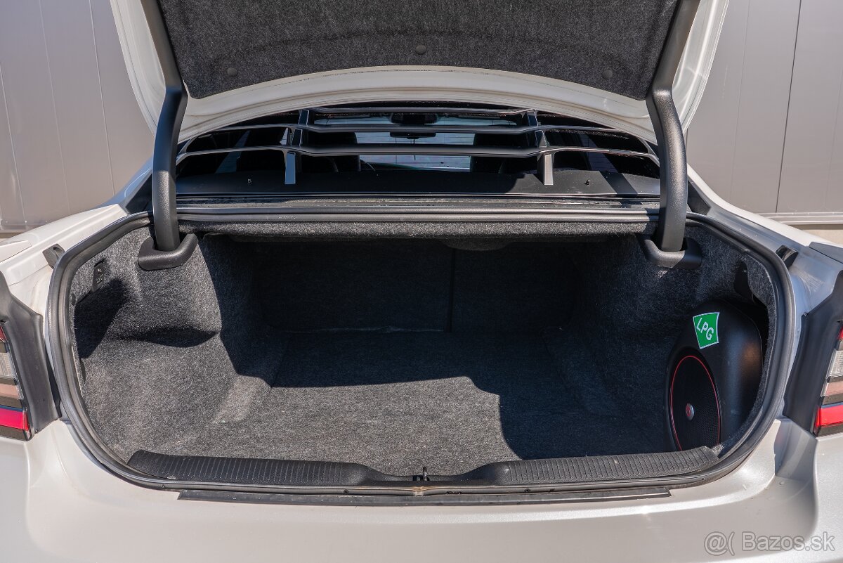 Predám Dodge Charger 5.7 R/T LPG - 13