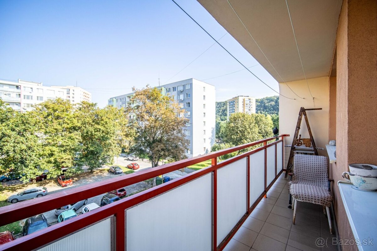 Udržiavaný 3-izbový byt v pôvodnom stave – Gagarinovo námest - 13