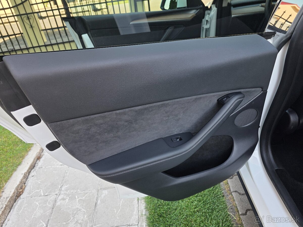 TESLA MODEL Y FACELIFT LONG RANGE DUAL MOTOR BLACK PACKET - 13