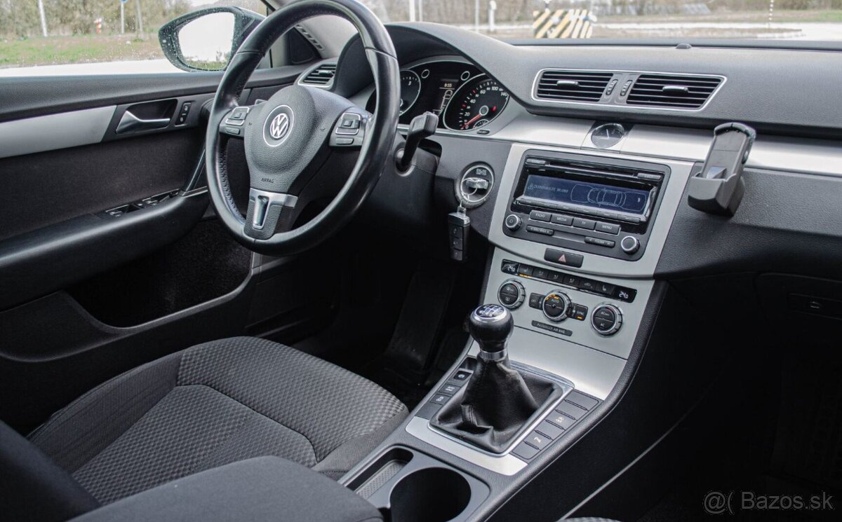 Volkswagen Passat B7 1.6 TDI Sedan - 13