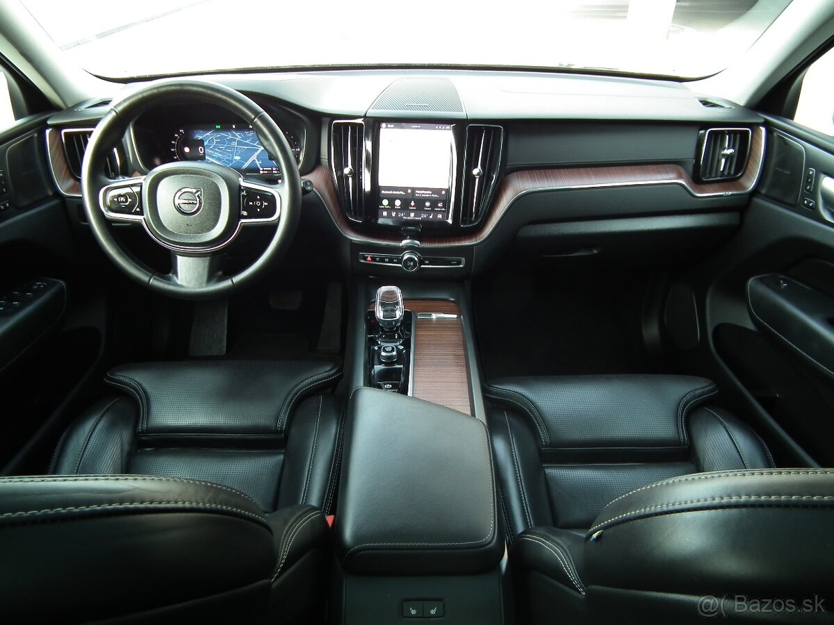 Volvo XC60 Ultimate Style Chrome AWD Plná výbava - 13