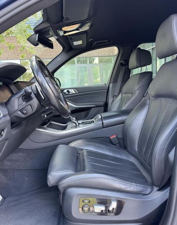 BMW X5, M50i V8 - 13