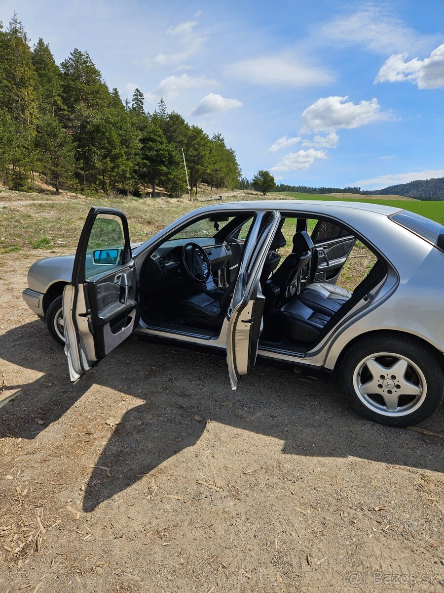 Mercedes-Benz 280e 4matic - 13
