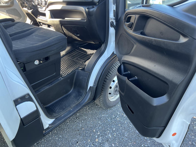 Iveco Daily 3.0,35S17,8p.,čelo ,klima,DPH - 13
