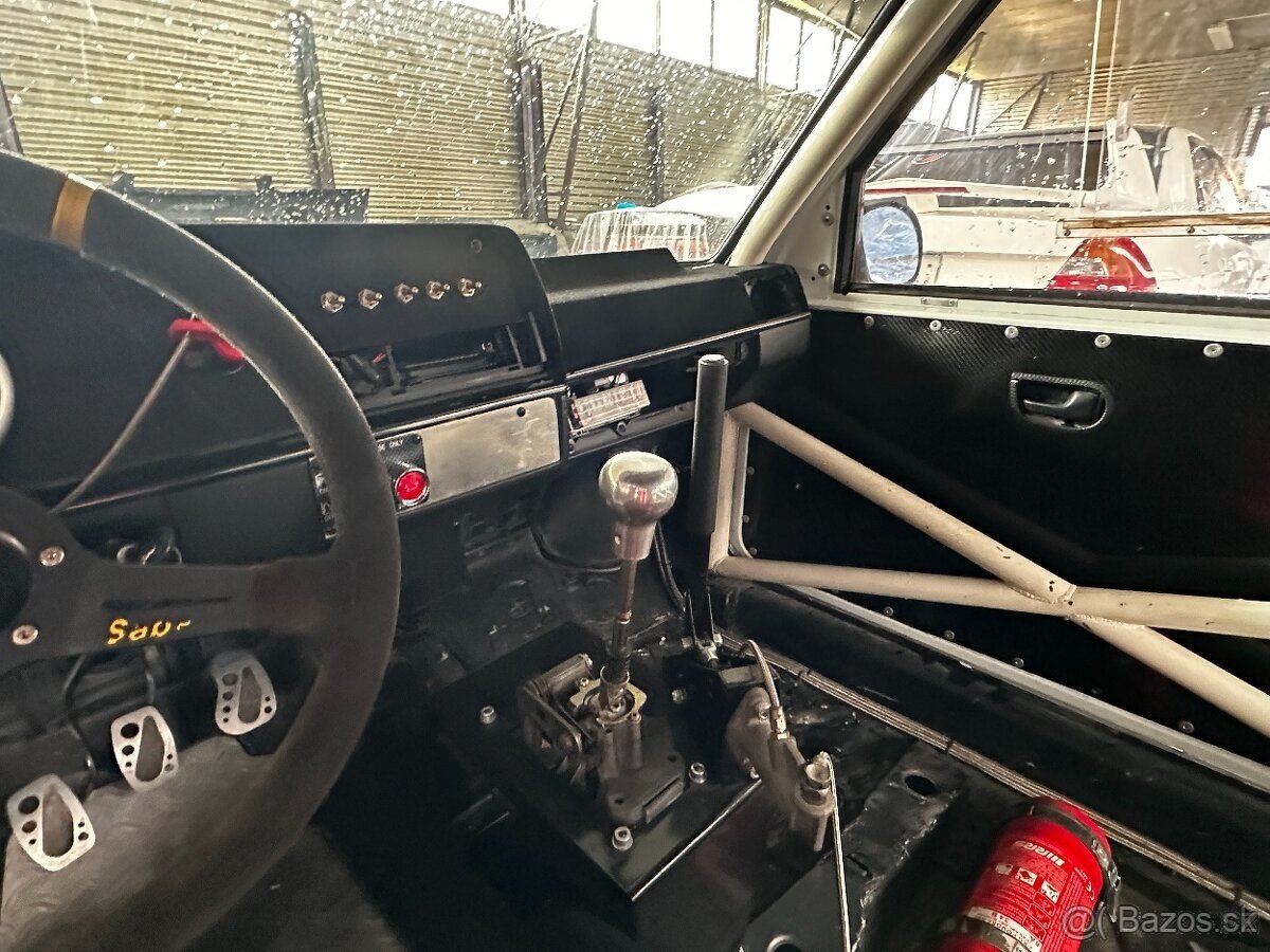 Volkswagen Golf závodné 1991 GTI raketa Rallye, cca 200 koní - 13