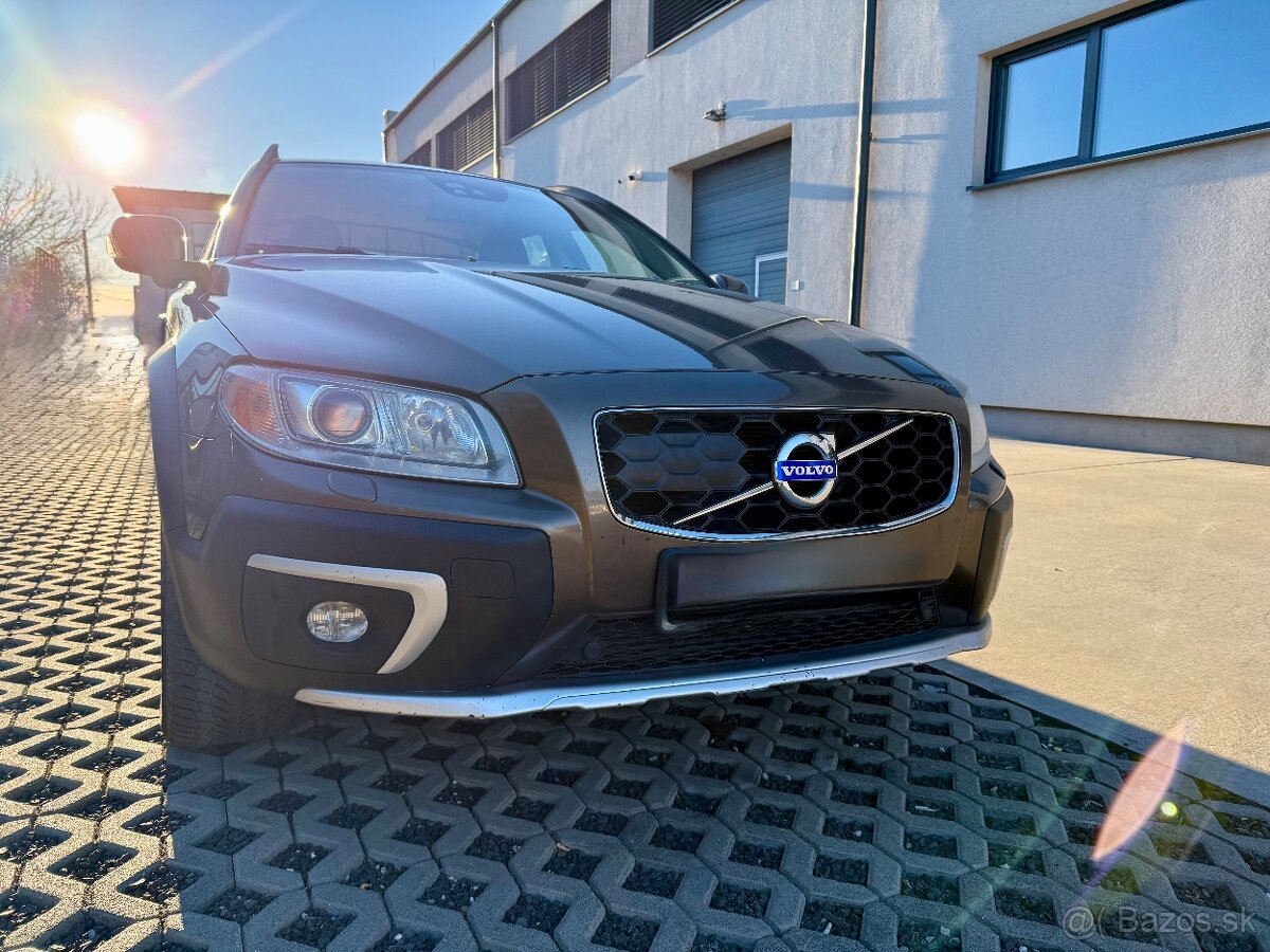 Volvo XC70 Cross Country 5D AWD - 13