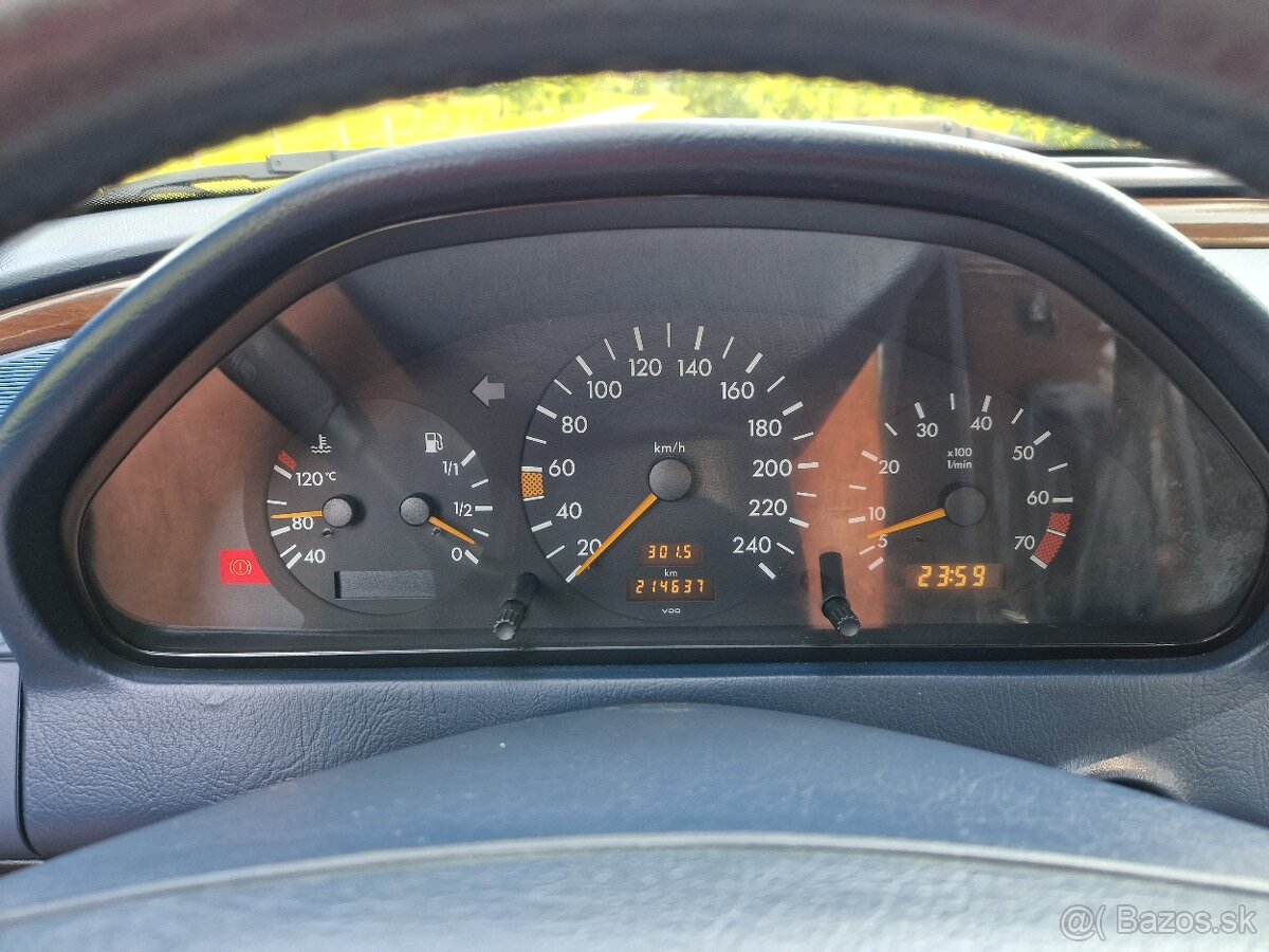 Mercedes-Benz C trieda Sedan 220 - 13