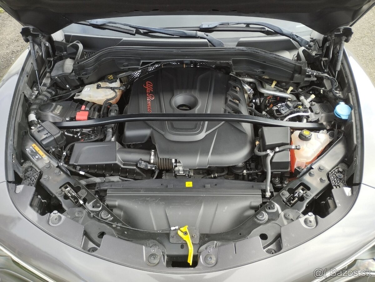 Alfa Romeo Stelvio Veloce 2.2 154kw Q4 FACELIFT - nepojízdné - 13
