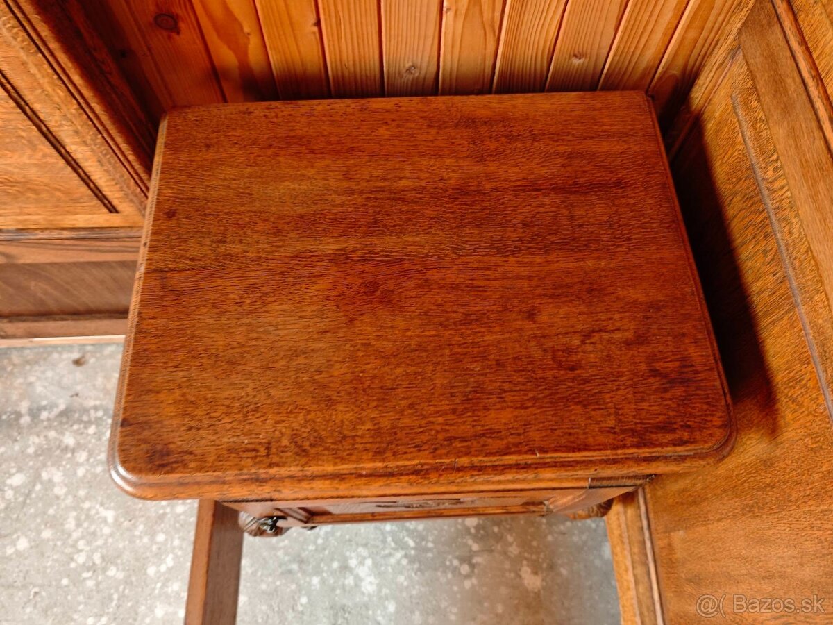 Starožitná spálňa - 13