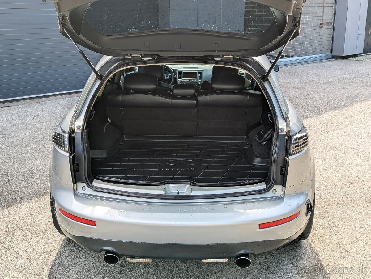 Infiniti / 314 koní, automat, V8 / - 13