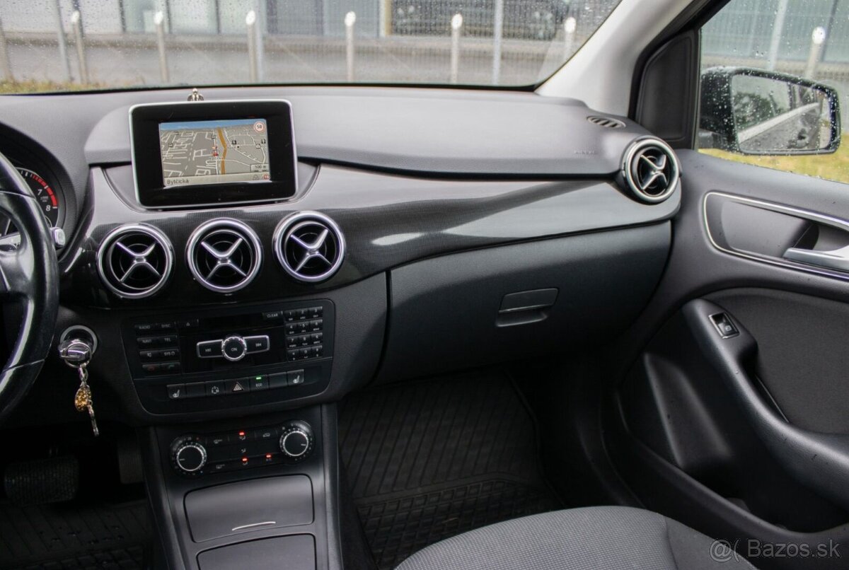 Mercedes-Benz B 180 - 13