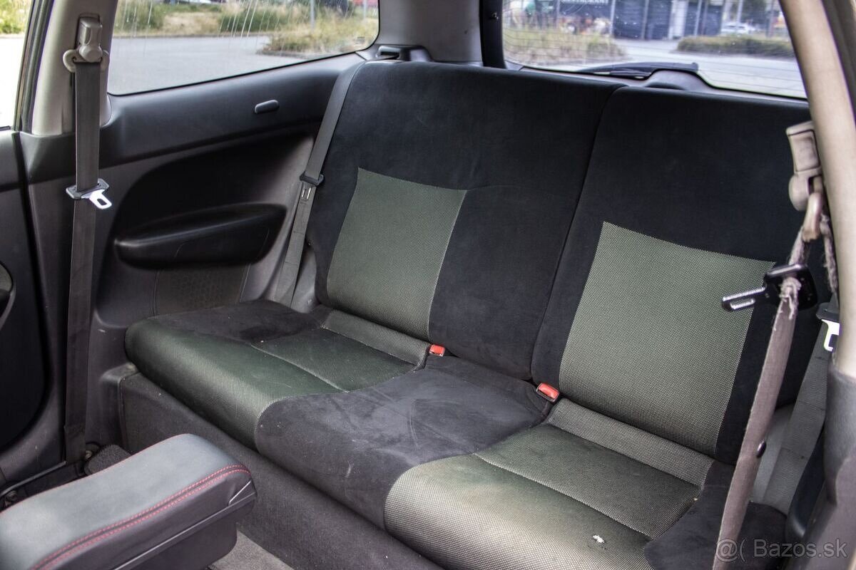Honda Civic Type R 2.0 VTEC / 147kW / M6 / 2001 - 13