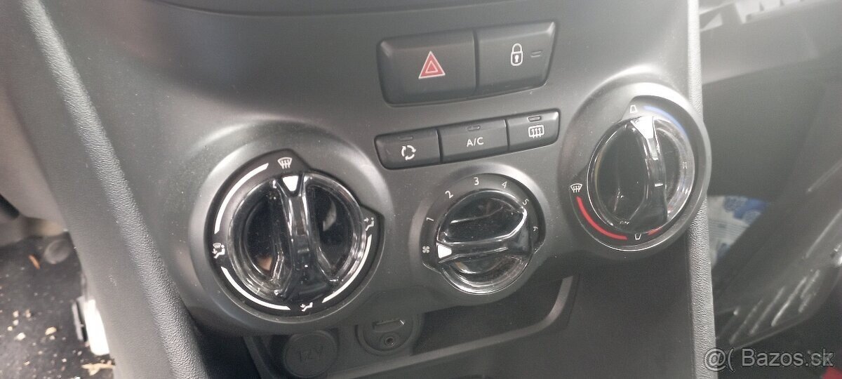 Peugeot 208 1.2 60kw díly - 13