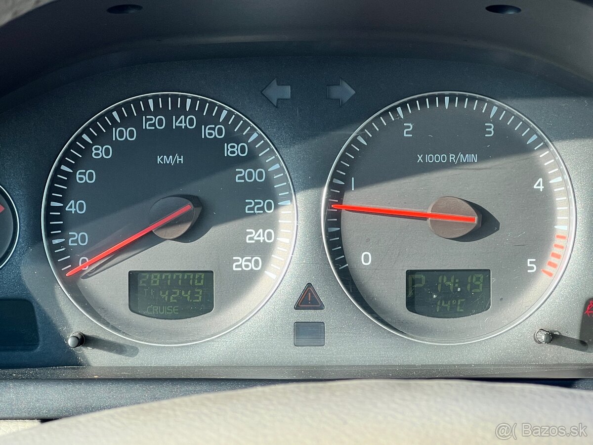 Volvo XC 90 2.4D Executive A/T - 13