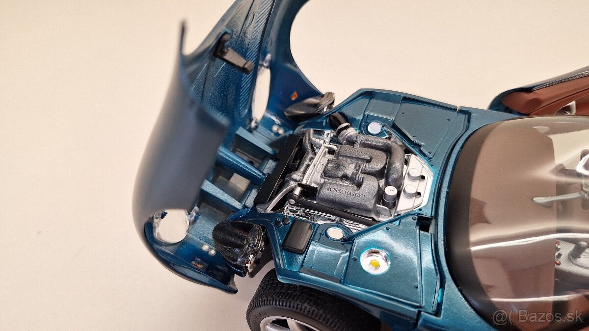 1:18 JAGUAR XK180 - 13