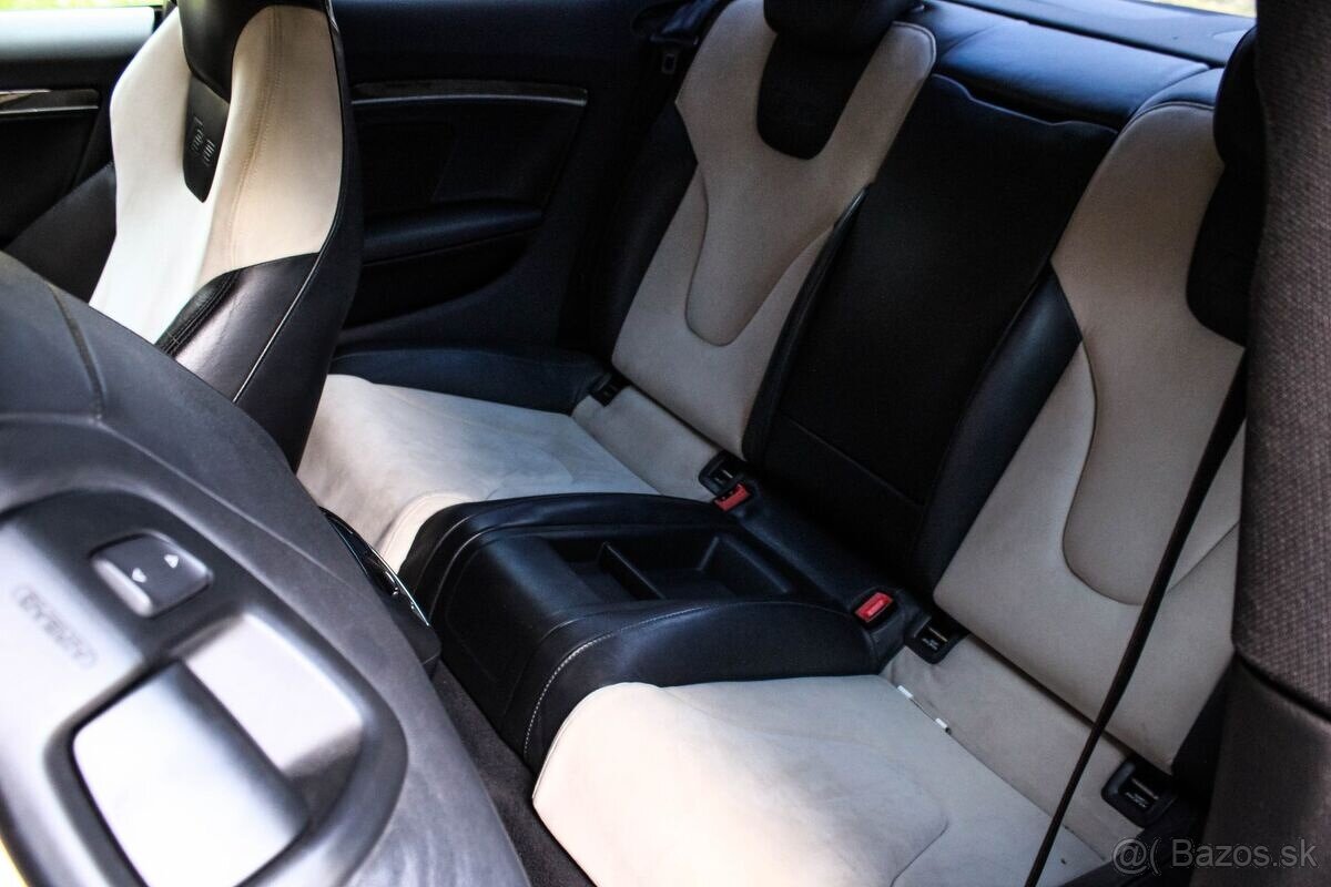 Audi S5 4.2 FSI V8 quattro Manuál - 13