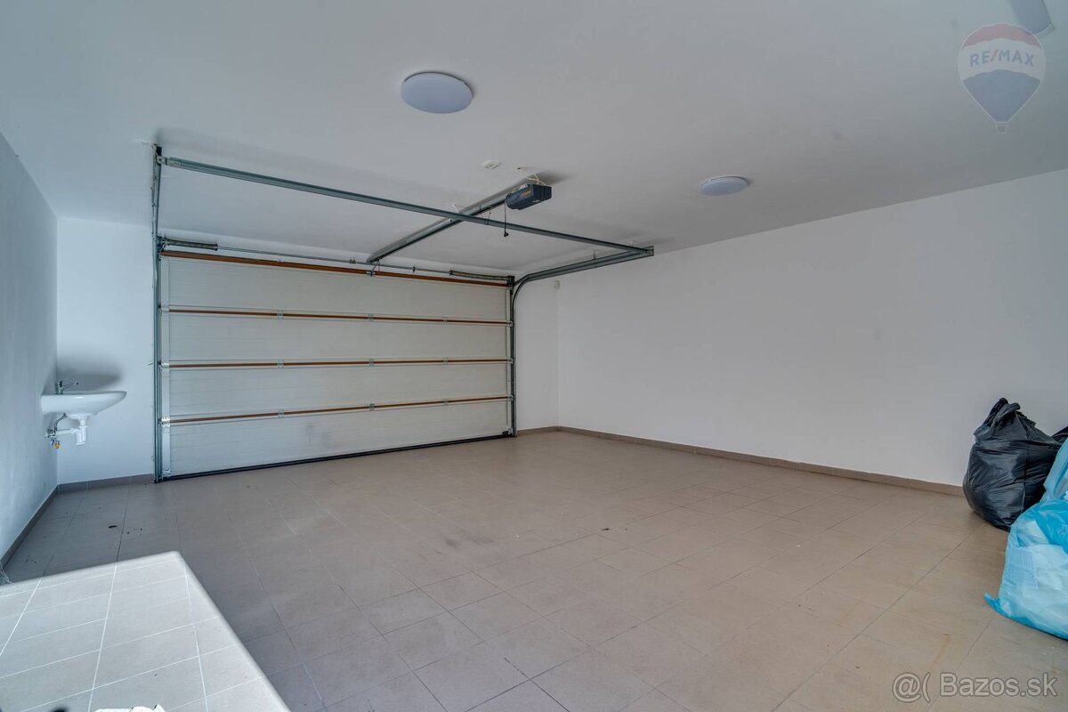 6-izbový rodinný dom s dvojgarážou v Malinove - 13