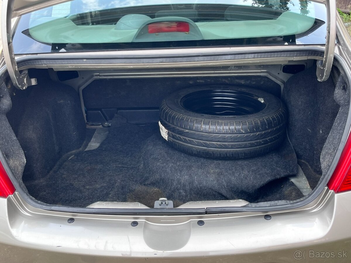 Predám Renault Thalia 1.2 55 kW, r.v. 2011. - 13