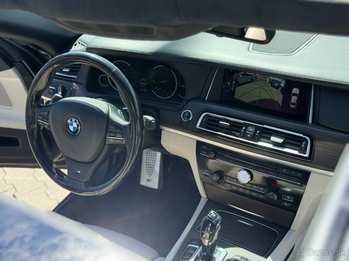 BMW Rad 7 750i xDrive A/T - 13
